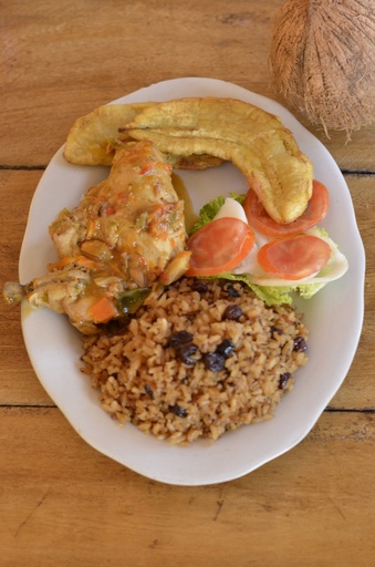 Pollo guisado